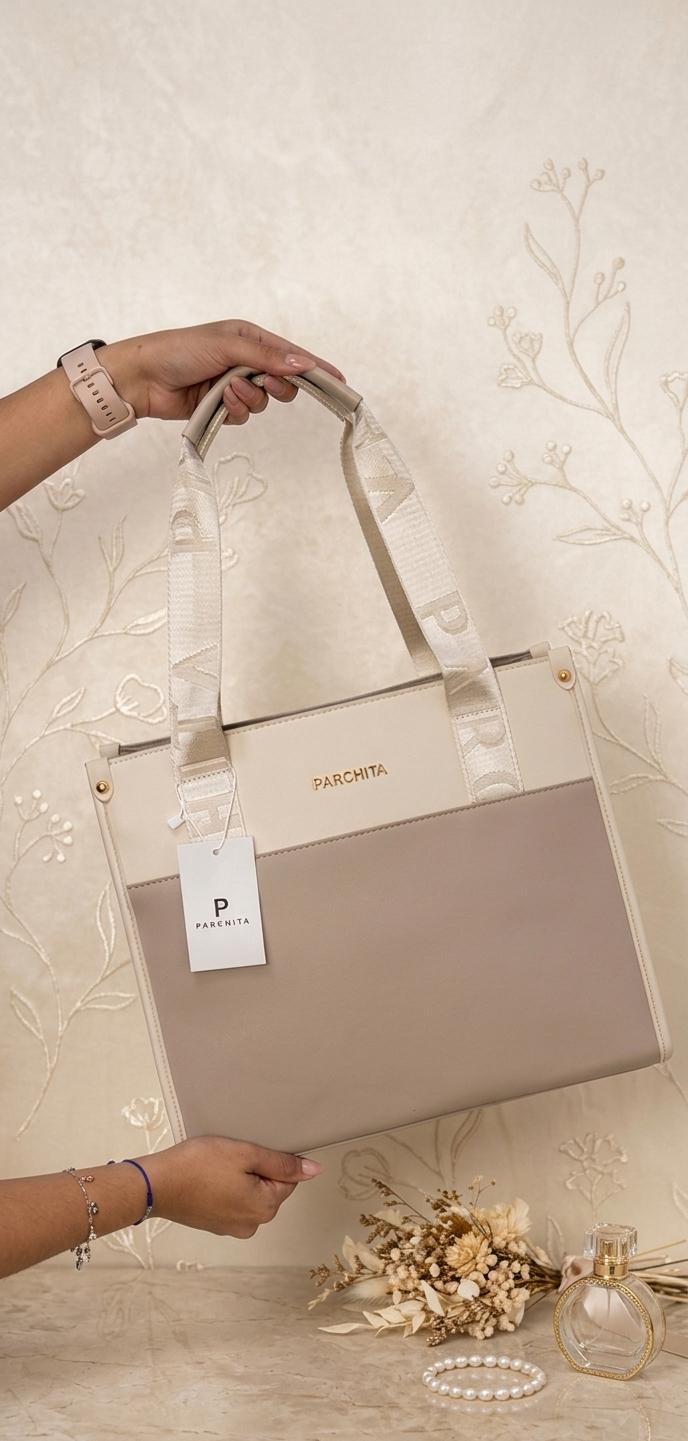Cartera beige Parchita